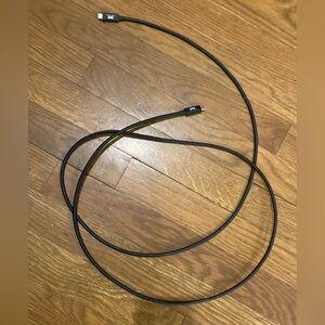 2 Meter (6’ 6 3/4”) Thunderbolt Cable
